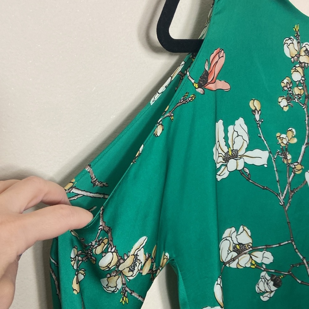 Green Zara Silky Floral Mini Dress short Satin Medium Bell Sleeve Cold Shoulder - Picture 3 of 9
